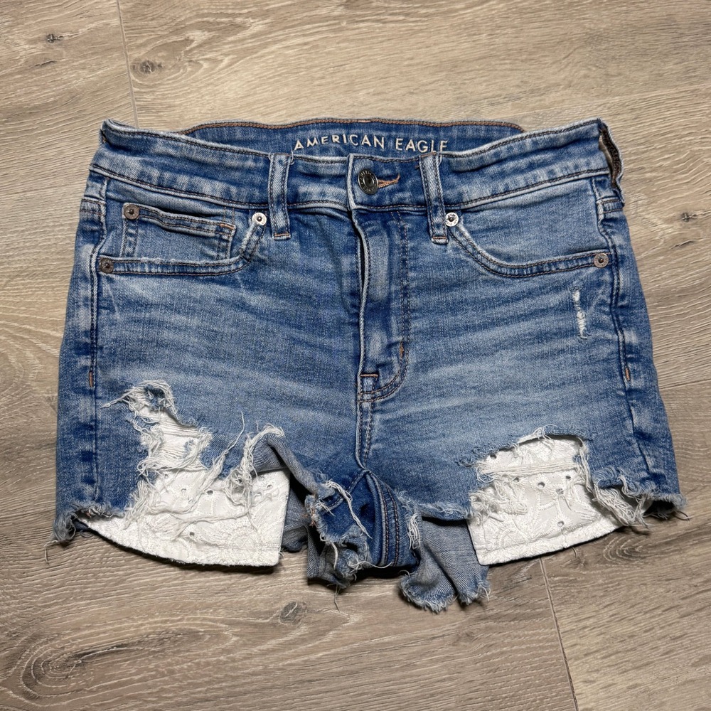 American Eagle High Rise Shortie Distressed Denim Shorts Lace Pockets Blue Sz 2
